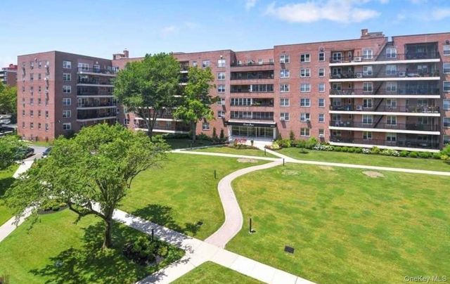 162-01 Powells Cove Boulevard 1M, Whitestone, NY 11357