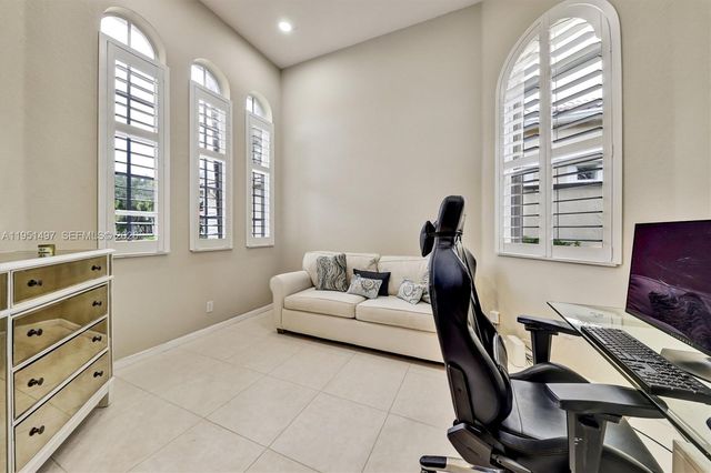 12438 NW 57th Ct, Coral Springs, FL 33076