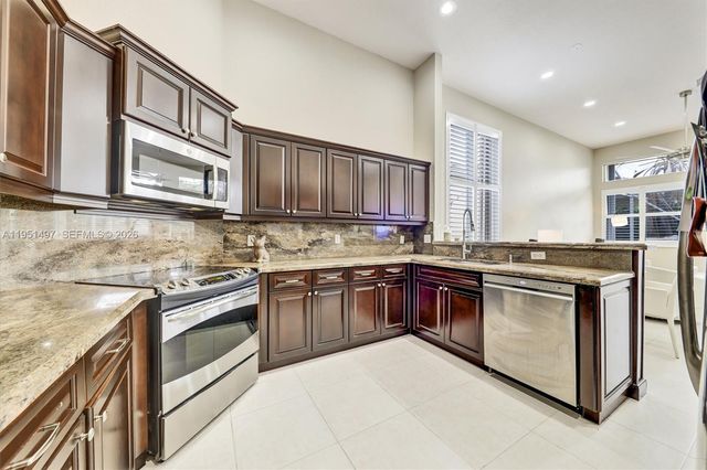 12438 NW 57th Ct, Coral Springs, FL 33076