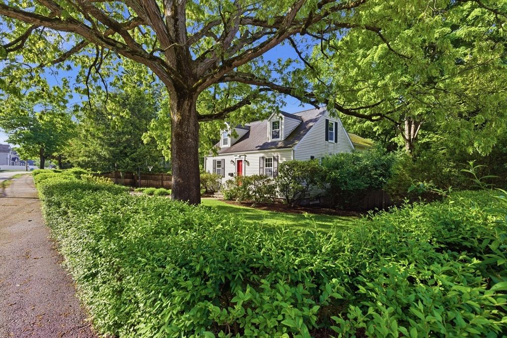213 Hunnewell Street, Needham, MA 02494