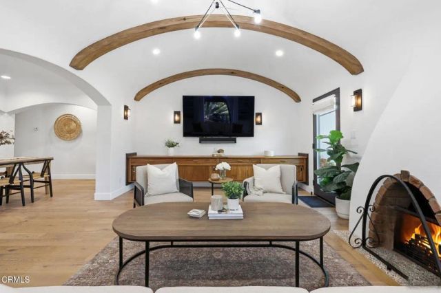 25 Encinal Place, Ventura, CA 93001