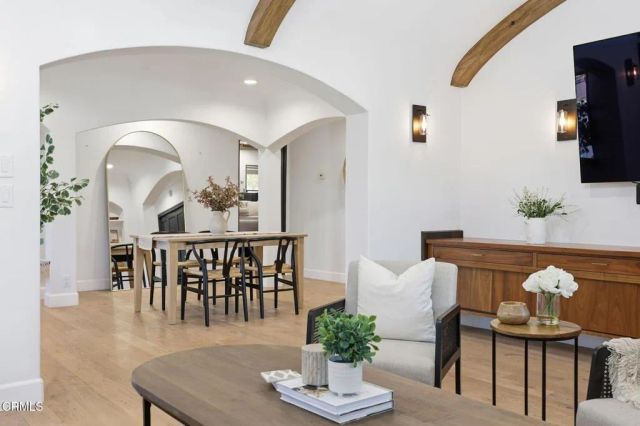 25 Encinal Place, Ventura, CA 93001