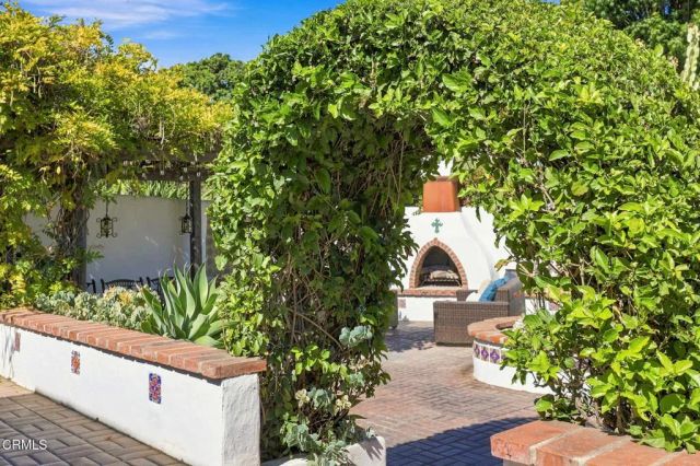 25 Encinal Place, Ventura, CA 93001