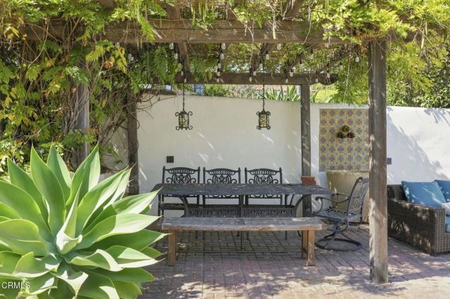 25 Encinal Place, Ventura, CA 93001