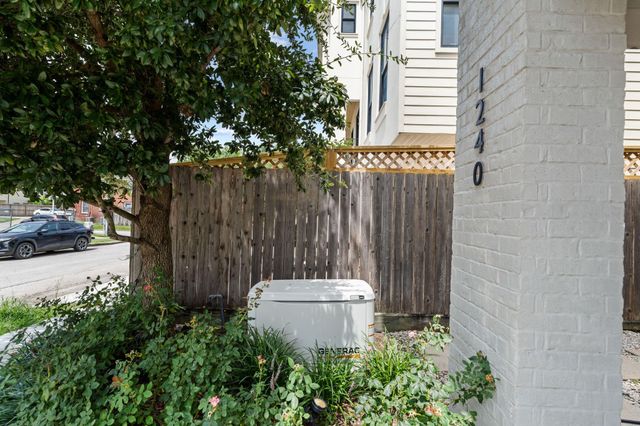 1240 W Bell Street, Houston, TX 77019