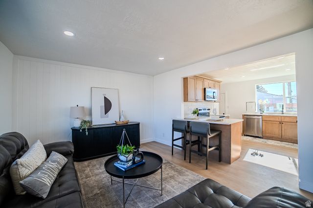 87 W 8710 S, Sandy, UT 84070