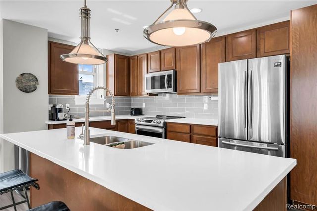 525 W Lafayette Boulevard 11D, Detroit, MI 48226