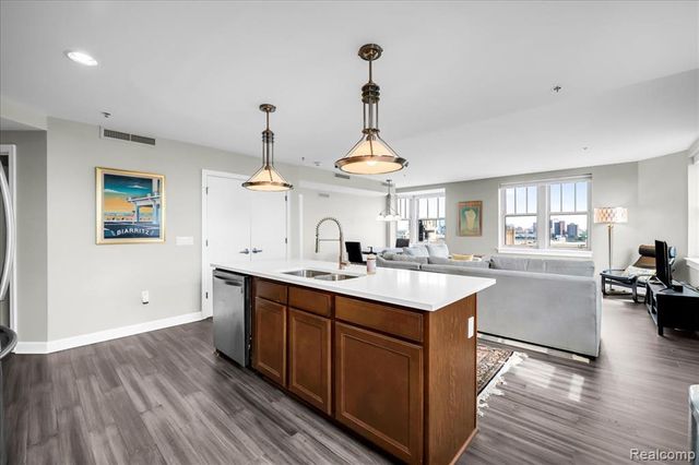 525 W Lafayette Boulevard 11D, Detroit, MI 48226