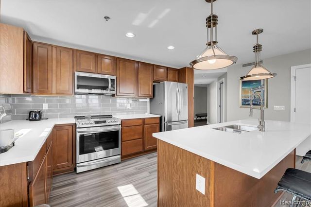 525 W Lafayette Boulevard 11D, Detroit, MI 48226