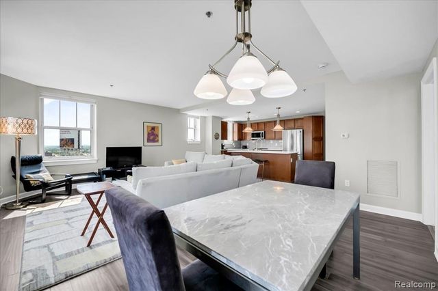 525 W Lafayette Boulevard 11D, Detroit, MI 48226