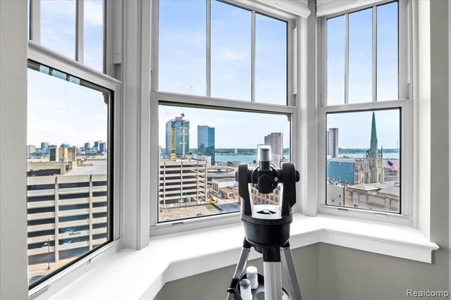 525 W Lafayette Boulevard 11D, Detroit, MI 48226