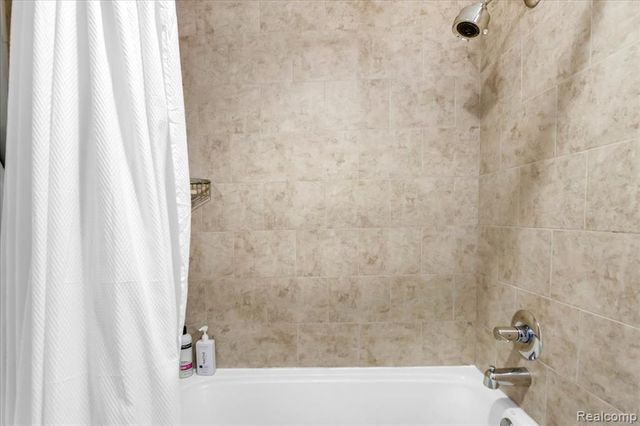 525 W Lafayette Boulevard 11D, Detroit, MI 48226