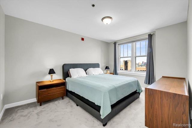 525 W Lafayette Boulevard 11D, Detroit, MI 48226