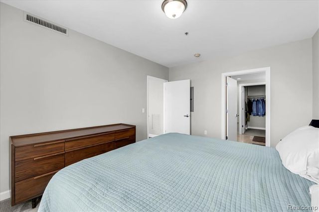 525 W Lafayette Boulevard 11D, Detroit, MI 48226