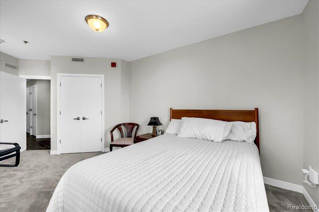 525 W Lafayette Boulevard 11D, Detroit, MI 48226