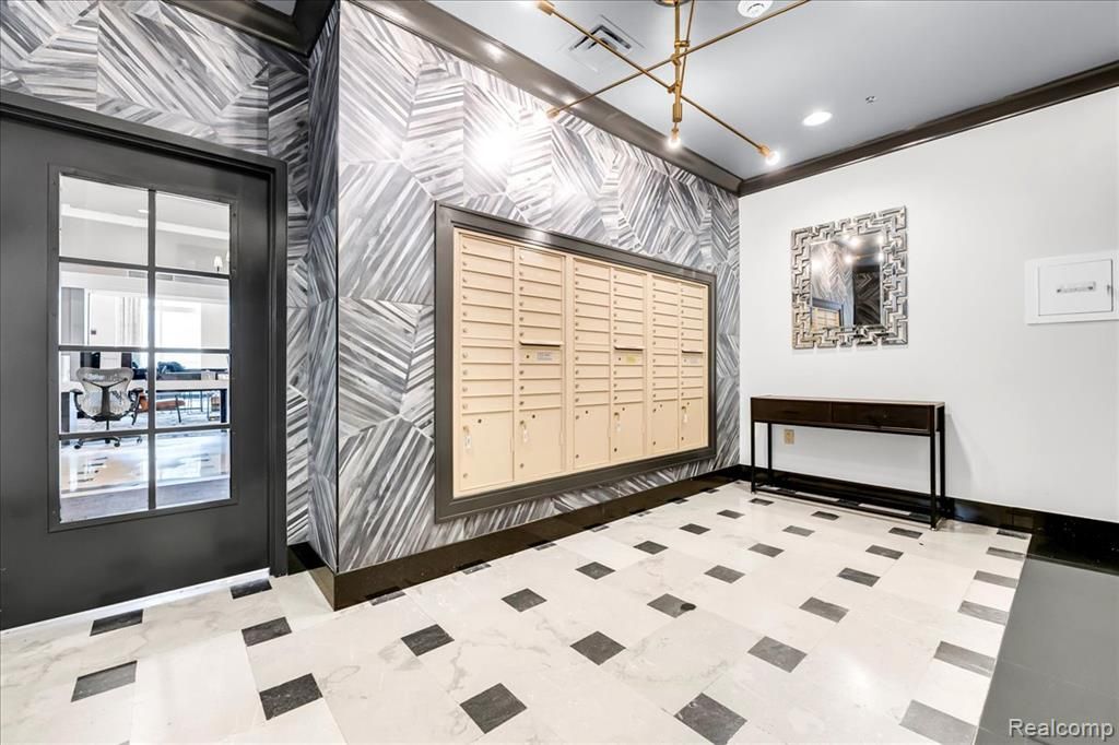 525 W Lafayette Boulevard 11D, Detroit, MI 48226