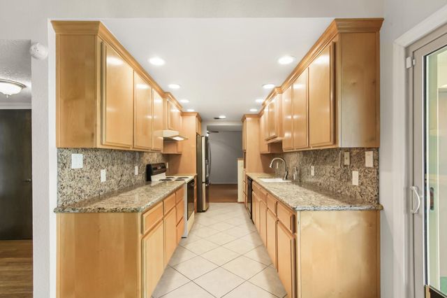 5883 Kahara Ct, Sacramento, CA 95822