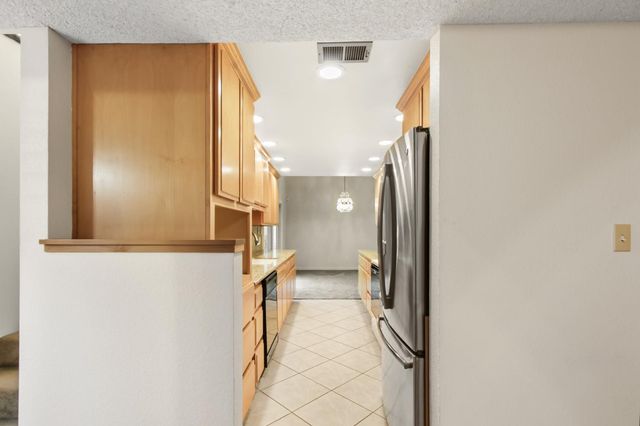 5883 Kahara Ct, Sacramento, CA 95822