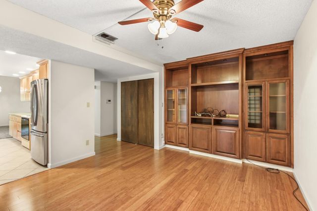 5883 Kahara Ct, Sacramento, CA 95822