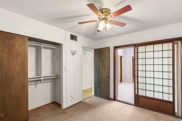 5883 Kahara Ct, Sacramento, CA 95822