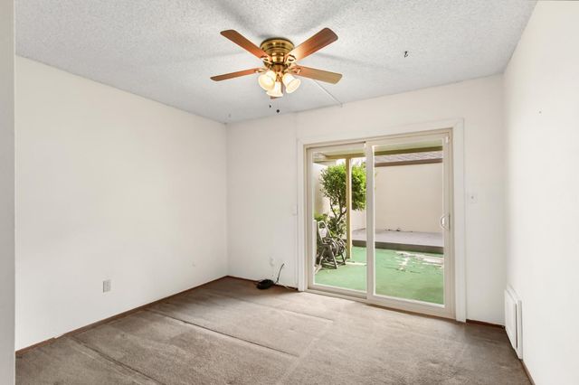 5883 Kahara Ct, Sacramento, CA 95822