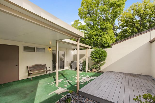 5883 Kahara Ct, Sacramento, CA 95822