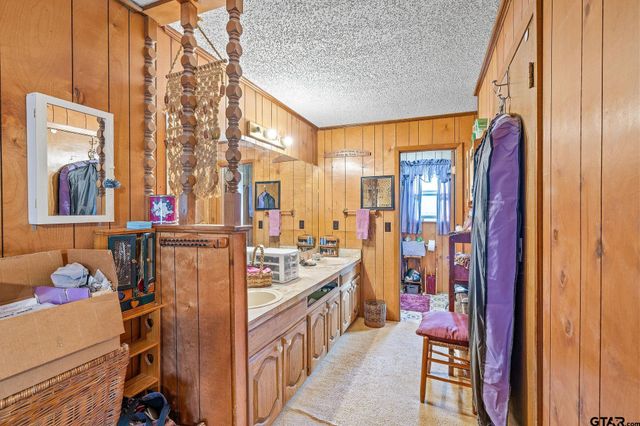 8439 Hyena RD, Gilmer, TX 75644