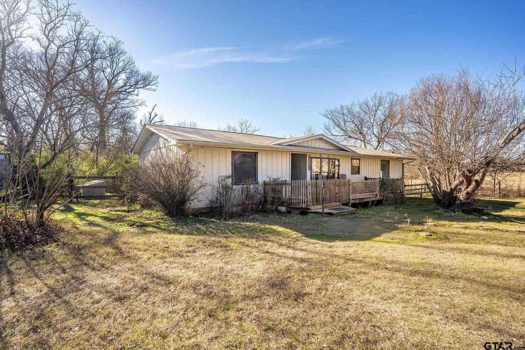 8439 Hyena RD, Gilmer, TX 75644