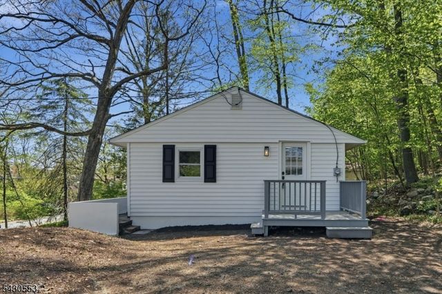45 W Shawnee Trl, Jefferson Twp., NJ 07885