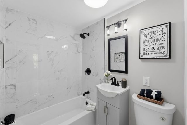 45 W Shawnee Trl, Jefferson Twp., NJ 07885