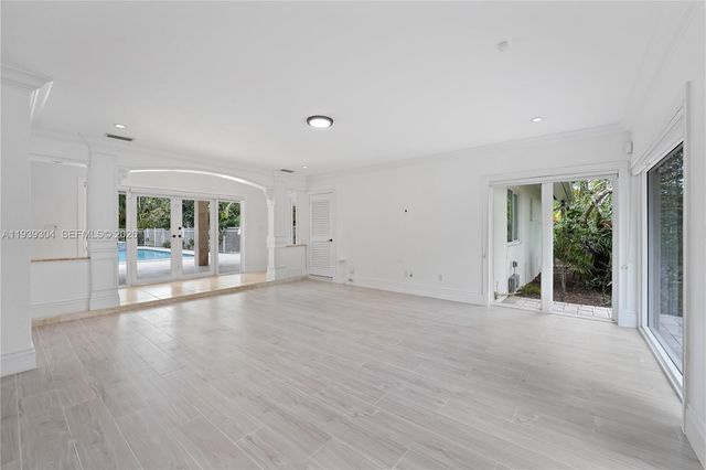 10640 SW 61st Ave, Pinecrest, FL 33156