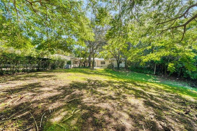 10640 SW 61st Ave, Pinecrest, FL 33156