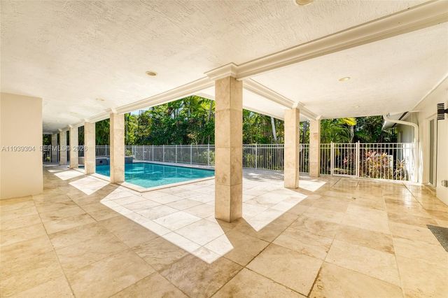 10640 SW 61st Ave, Pinecrest, FL 33156