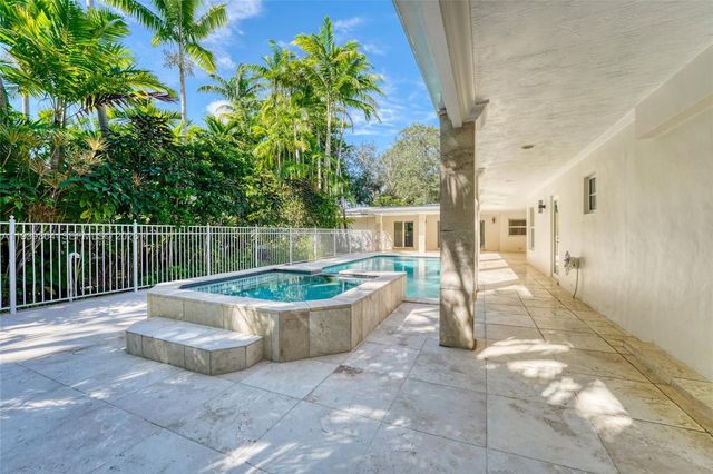 10640 SW 61st Ave, Pinecrest, FL 33156