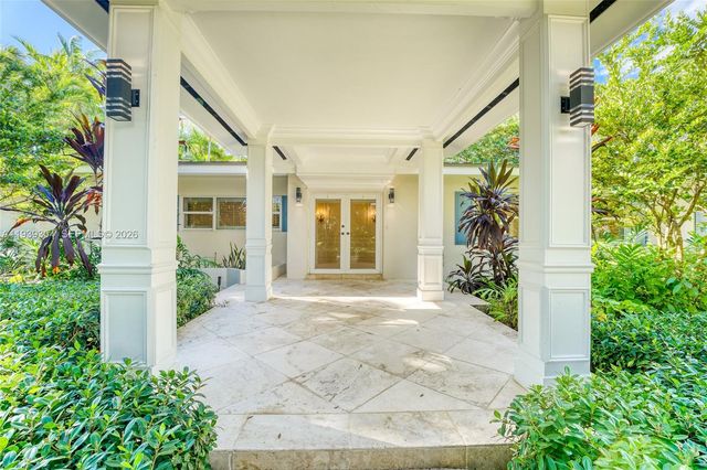 10640 SW 61st Ave, Pinecrest, FL 33156