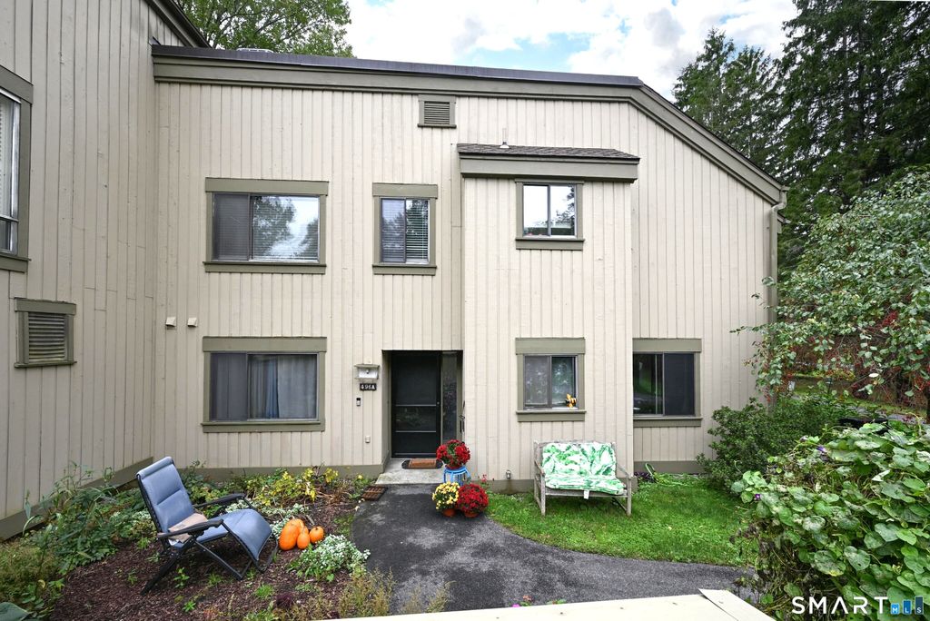 496 Heritage Village A, Southbury, CT 06488