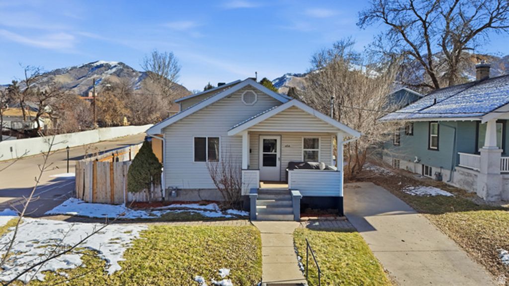 Image 2 of property listing at 454 N 400 E, Logan, UT 84321