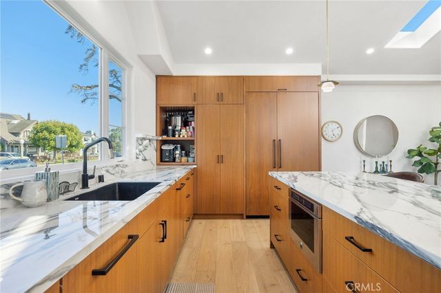 4001 Elm, Long Beach, CA 90807