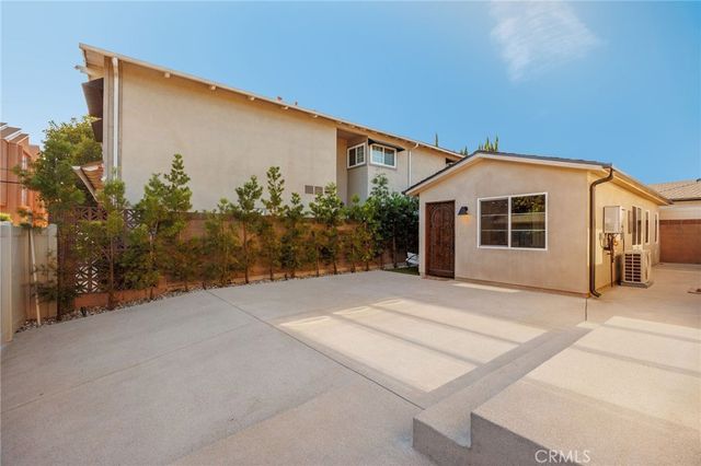 4001 Elm, Long Beach, CA 90807