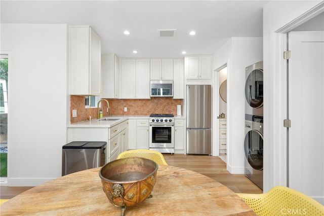 4001 Elm, Long Beach, CA 90807