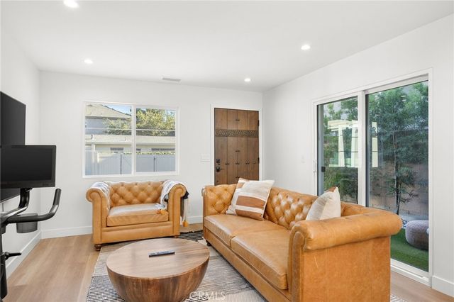 4001 Elm, Long Beach, CA 90807