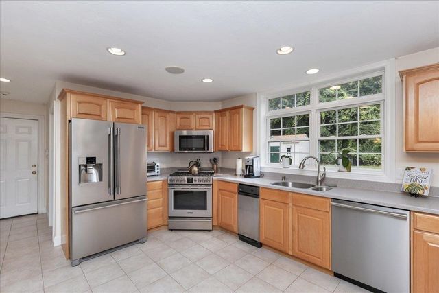 1049 Bridge Street, Pelham, NH 03076