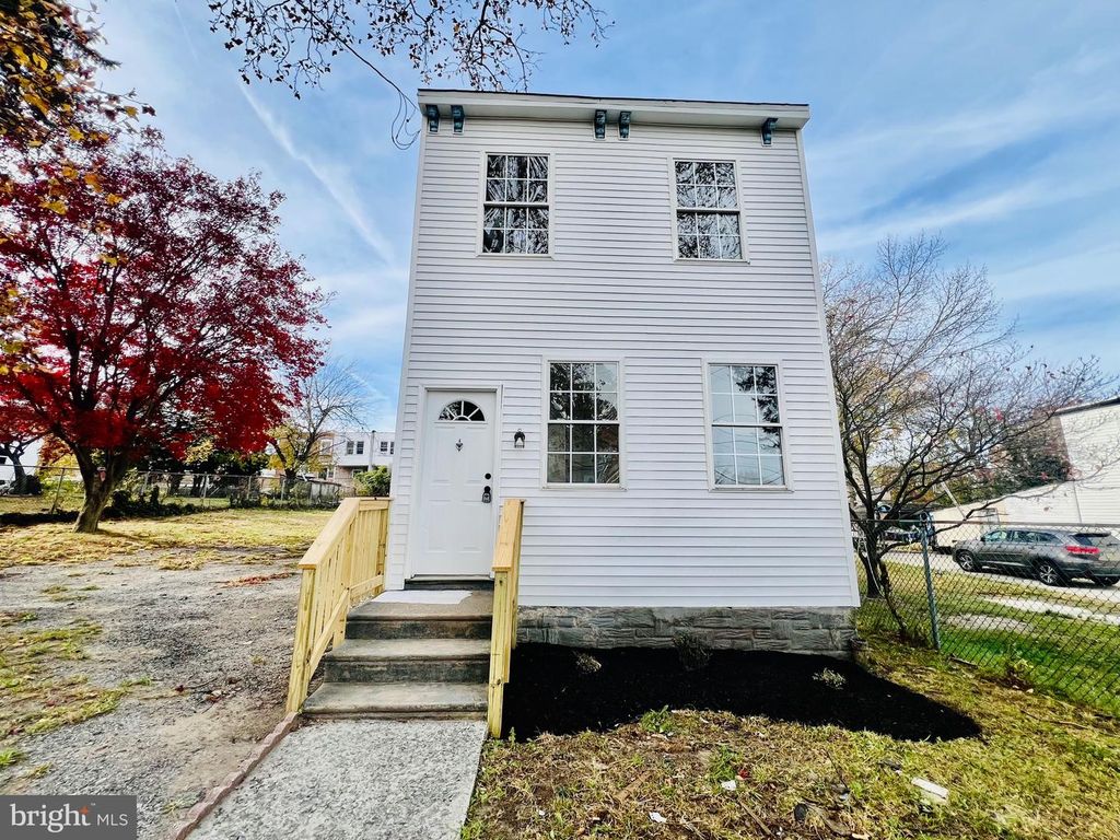 127 N 33RD ST, Camden, NJ 08105