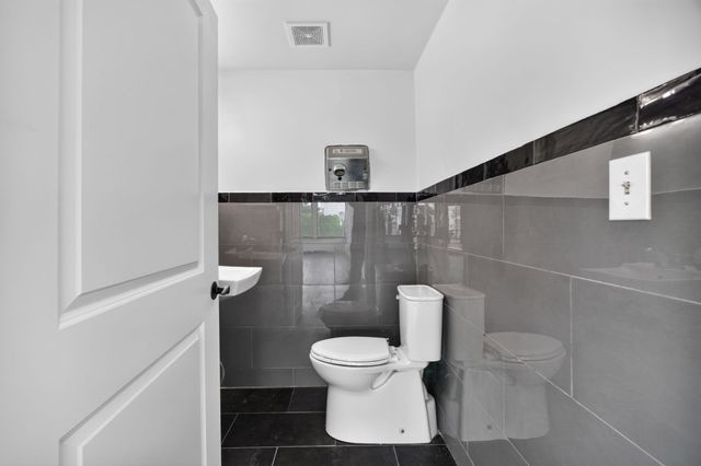 61 Franklin St, Lynn, MA 01902