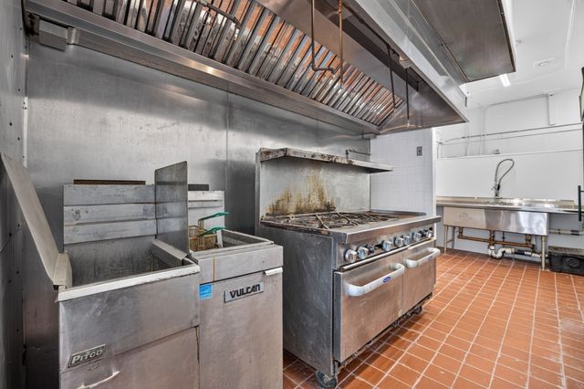 61 Franklin St, Lynn, MA 01902