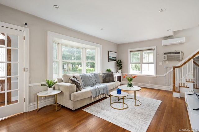 8 May Court, West Hempstead, NY 11552