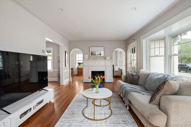 8 May Court, West Hempstead, NY 11552