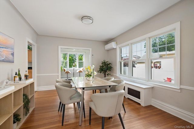 8 May Court, West Hempstead, NY 11552