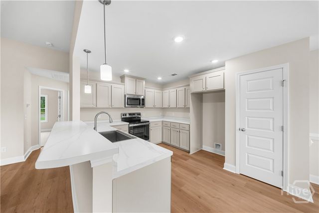 668 Belfast Loop, Ellabell, GA 31308