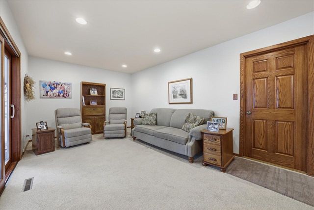 424 E Norport DRIVE, Port Washington, WI 53074